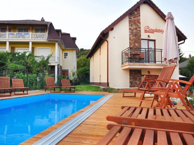 Apartment House in Tihany – Studios with Pool and AC – Tihany