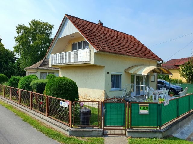 Holiday Home in Balatonmáriafürdő – Private Use and Lake View – Balatonmáriafürdő