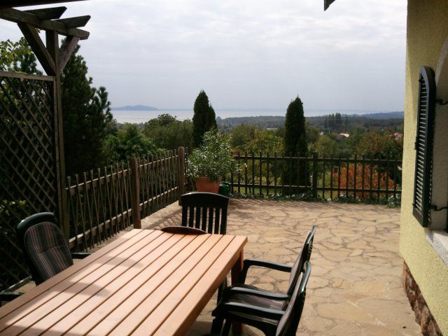 Holiday Home in Révfülöp – Panoramic View & Pool – Foto 2